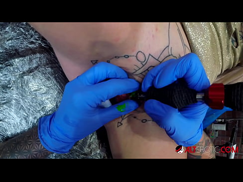 ❤️ tattooed ທີ່ສຸດ Hottie Sully Savage ໄດ້ຮັບ tattoo ສຸດ clitoris ຂອງນາງ ️ ຮູບໂປ້ງາມ ຢູ່ທີ່ພວກເຮົາ lo.porno24-7.ru% ☑